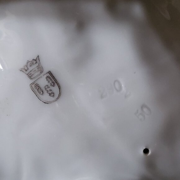 Von Schierholz Germany Porcelain Elephant Figurine Vase W/ Baskets, Centerpiece - Picture 8 of 11